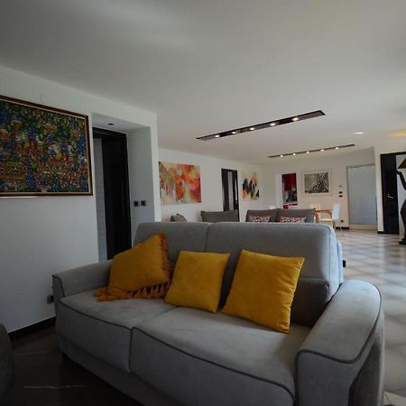 Pikes Villa Pulfero Екстериор снимка