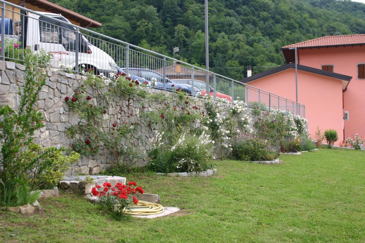 Pikes Villa Pulfero Екстериор снимка