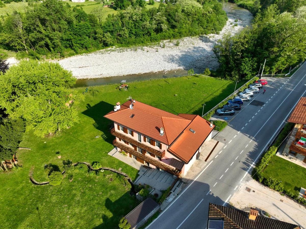 Pikes Villa Pulfero Екстериор снимка