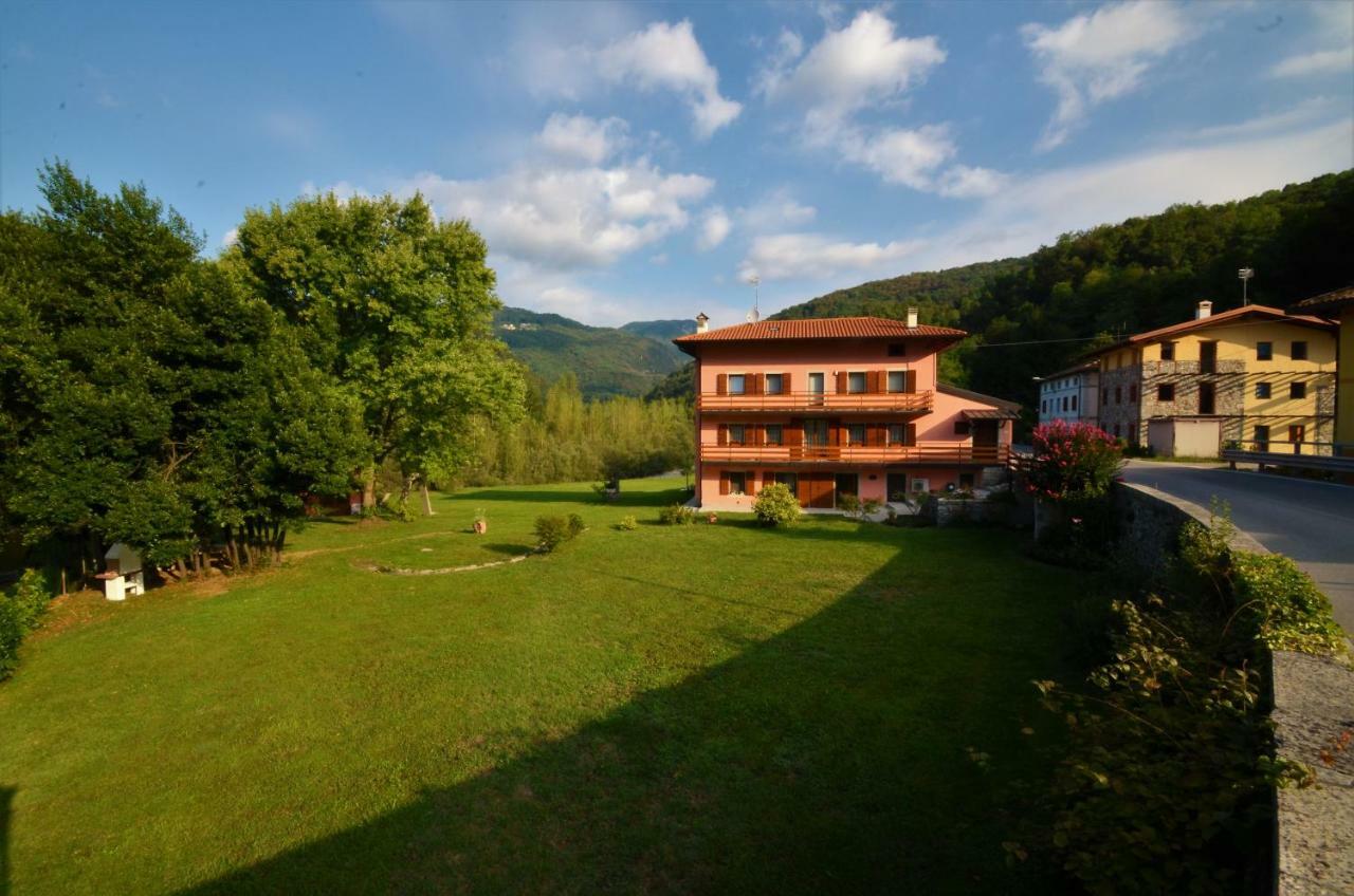 Pikes Villa Pulfero Екстериор снимка