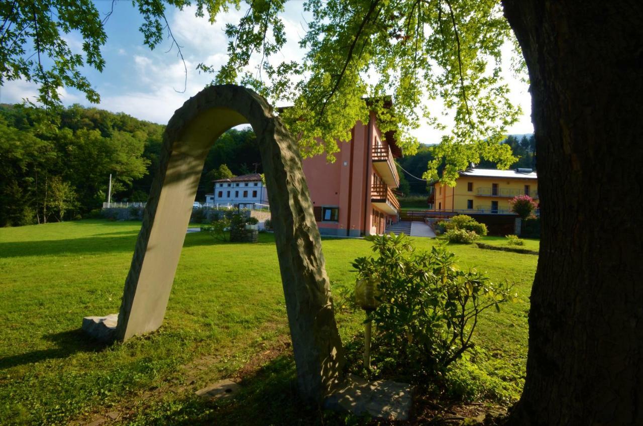 Pikes Villa Pulfero Екстериор снимка