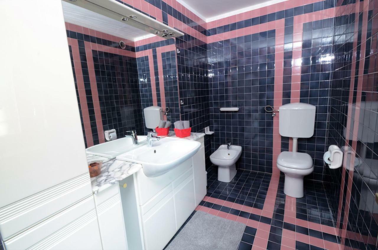 Pikes Villa Pulfero Екстериор снимка
